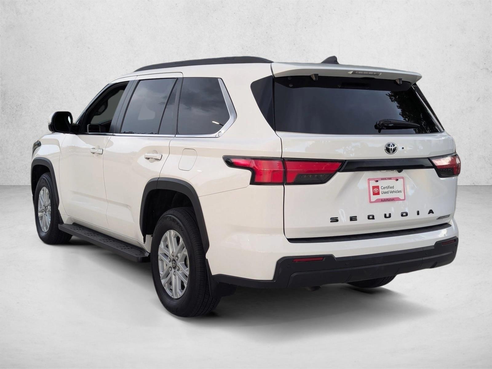 2025 Toyota Sequoia SR5 - Photo 7