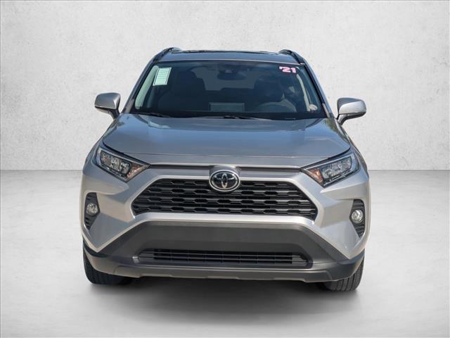 2021 Toyota RAV4 XLE photo 2