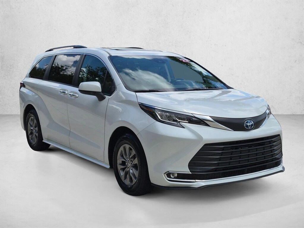 Certified 2023 Toyota Sienna XLE 8 Passenger Van Passenger Van