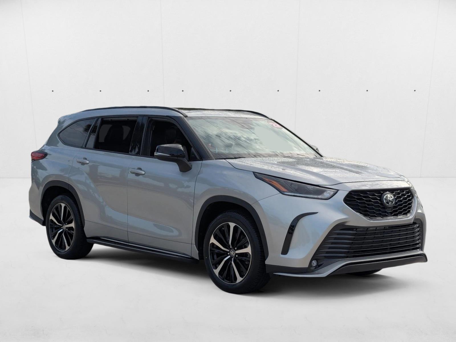2022 Toyota Highlander XSE photo 3