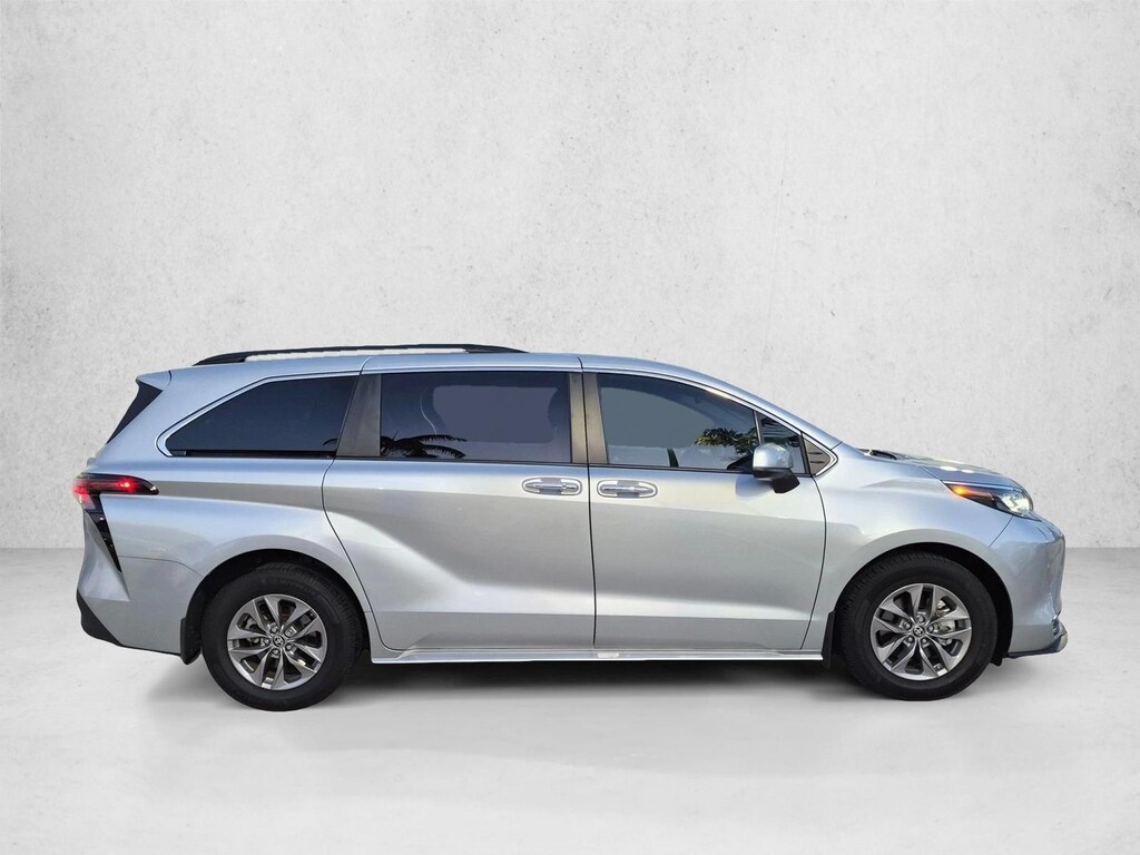 Used 2024 Toyota Sienna XLE 8 Passenger Van Passenger Van