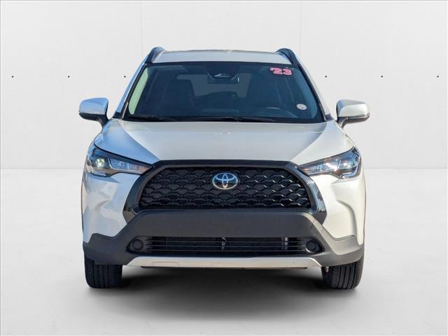 2023 Toyota Corolla Cross LE photo 2