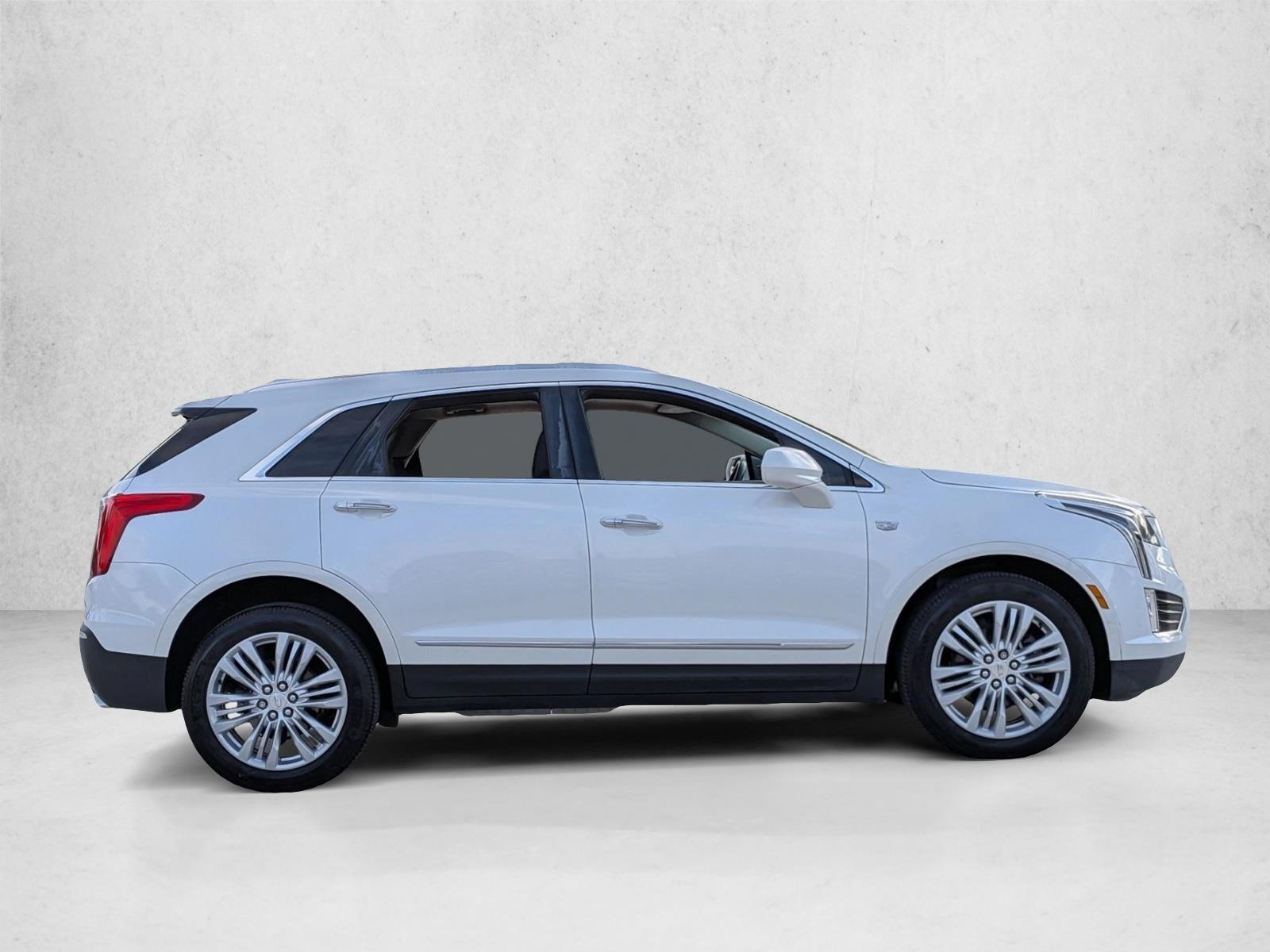 2017 Cadillac XT5 Premium Luxury photo 4