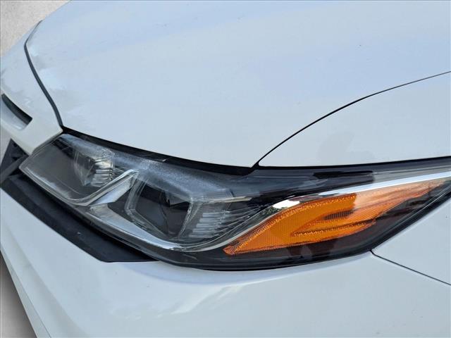 2018 Toyota Camry SE photo 2