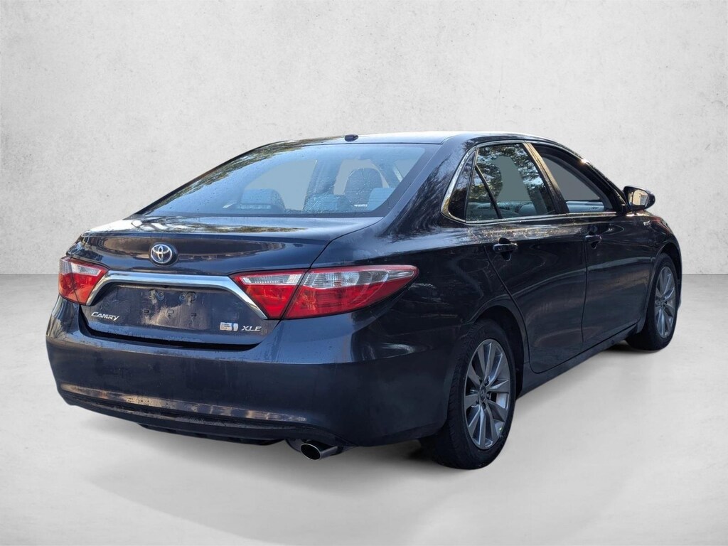 Used 2016 Toyota Camry Hybrid XLE Sedan