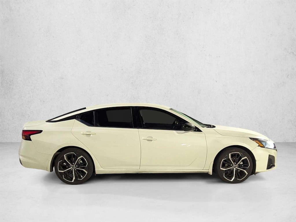 Used 2024 Nissan Altima 2.5 SR Sedan