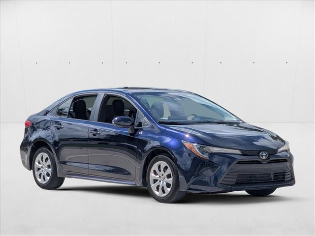 2023 Toyota Corolla LE photo 3