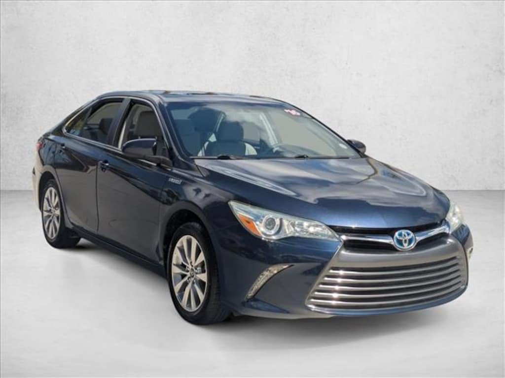 Used 2016 Toyota Camry Hybrid XLE Sedan