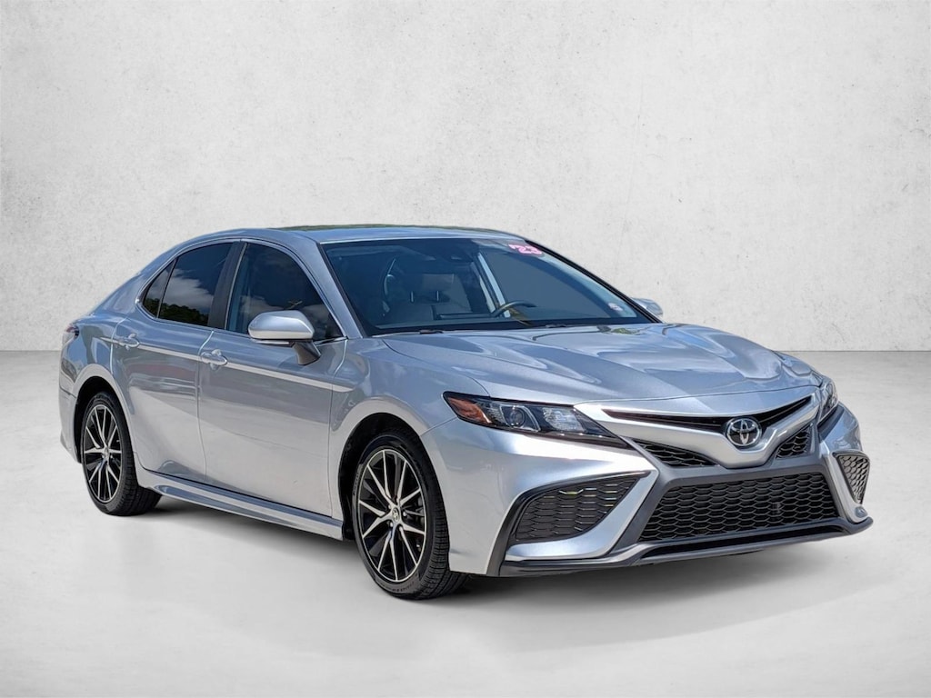 Used 2023 Toyota Camry SE Sedan