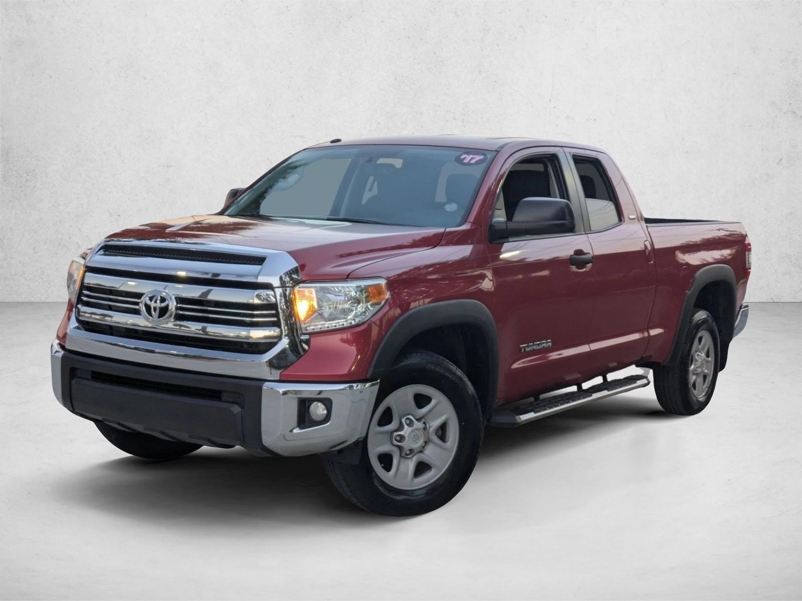 2017 Toyota Tundra SR5's photo