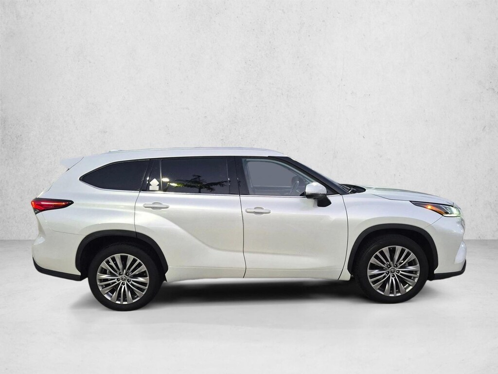 Used 2023 Toyota Highlander Platinum SUV