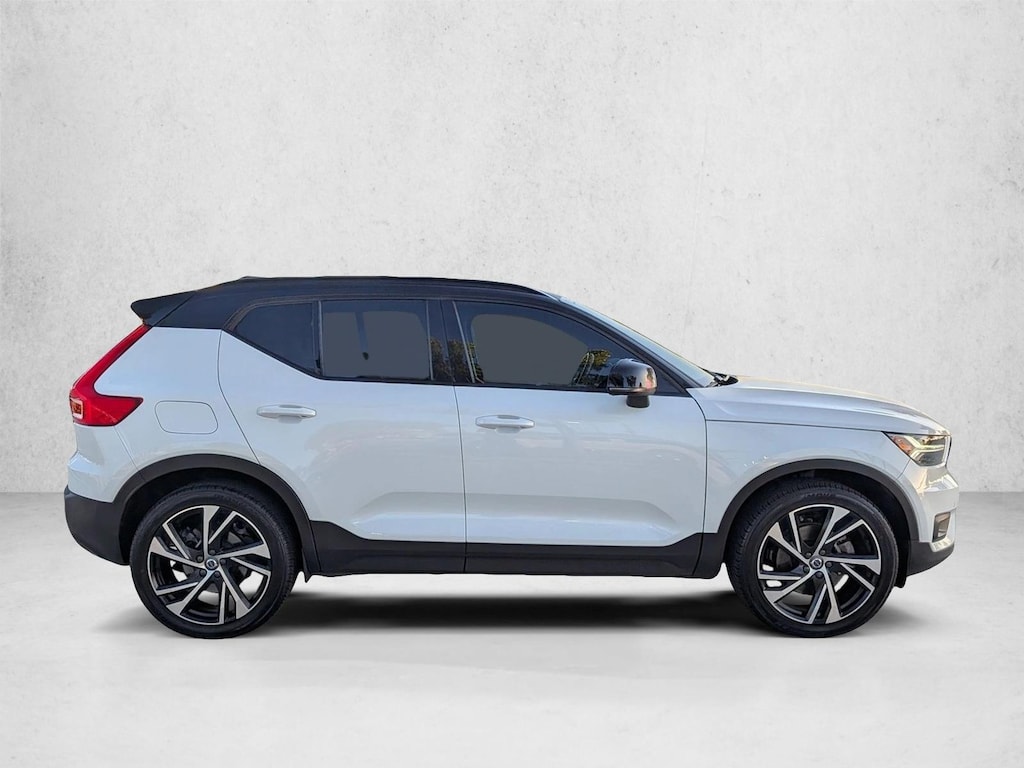 Used 2021 Volvo XC40 T5 R-Design SUV