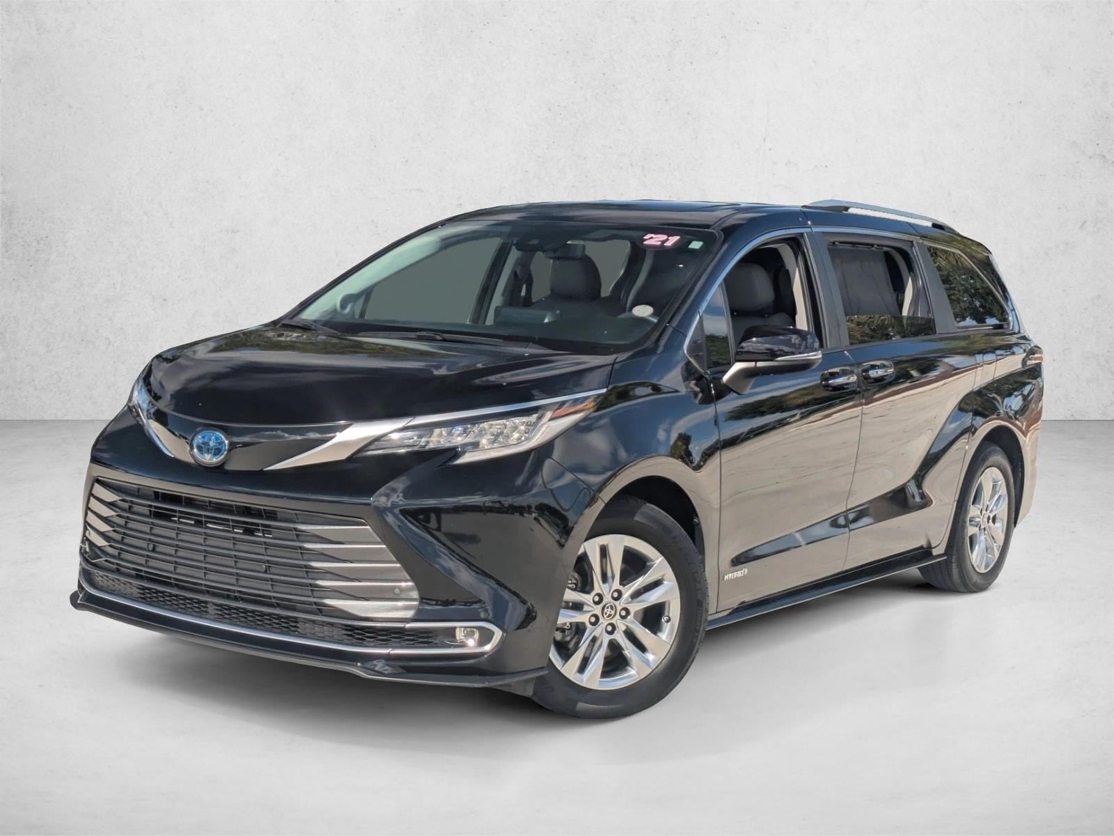 2021 Toyota Sienna Limited's photo