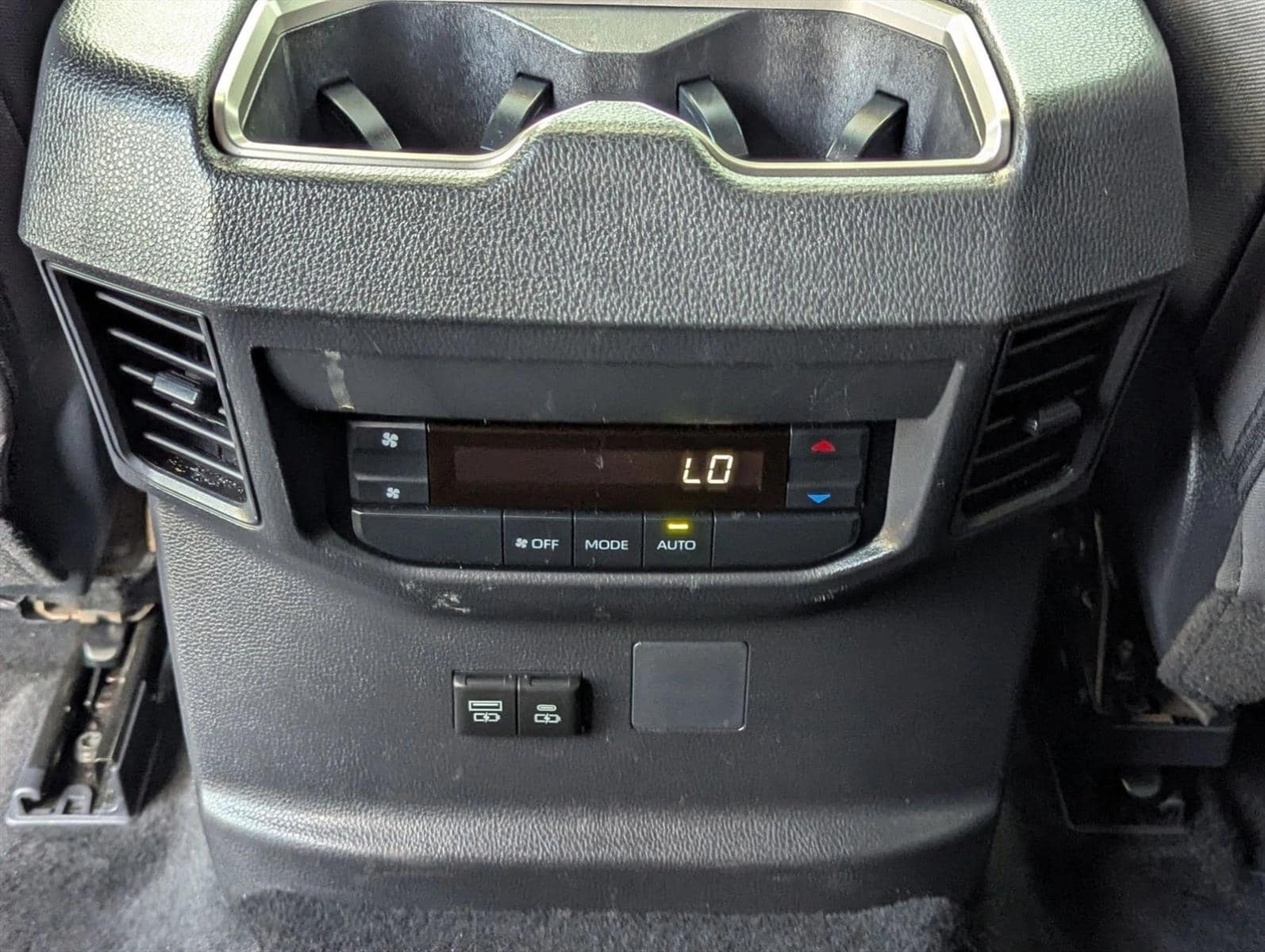 2025 Toyota Sequoia SR5 - Photo 17