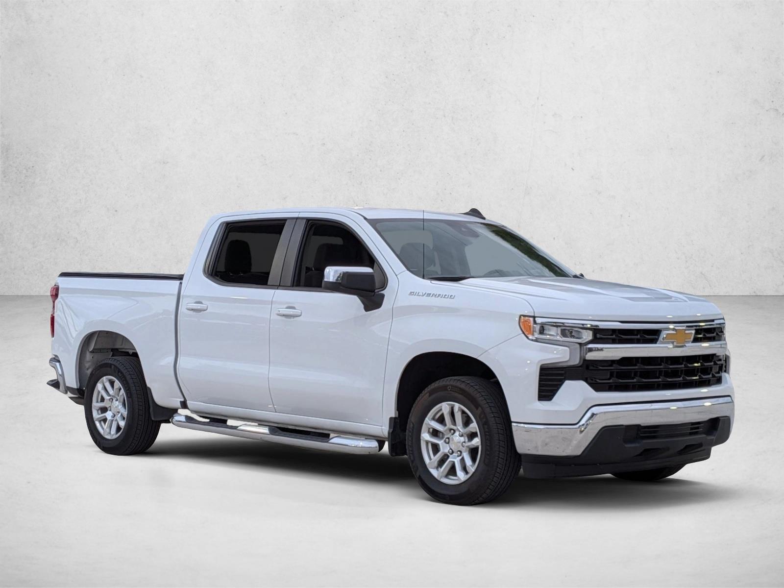 2022 Chevrolet Silverado 1500 LT photo 3