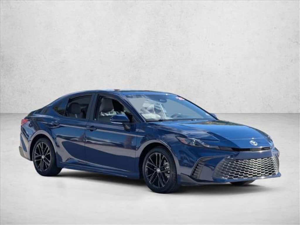 Used 2025 Toyota Camry SE Sedan