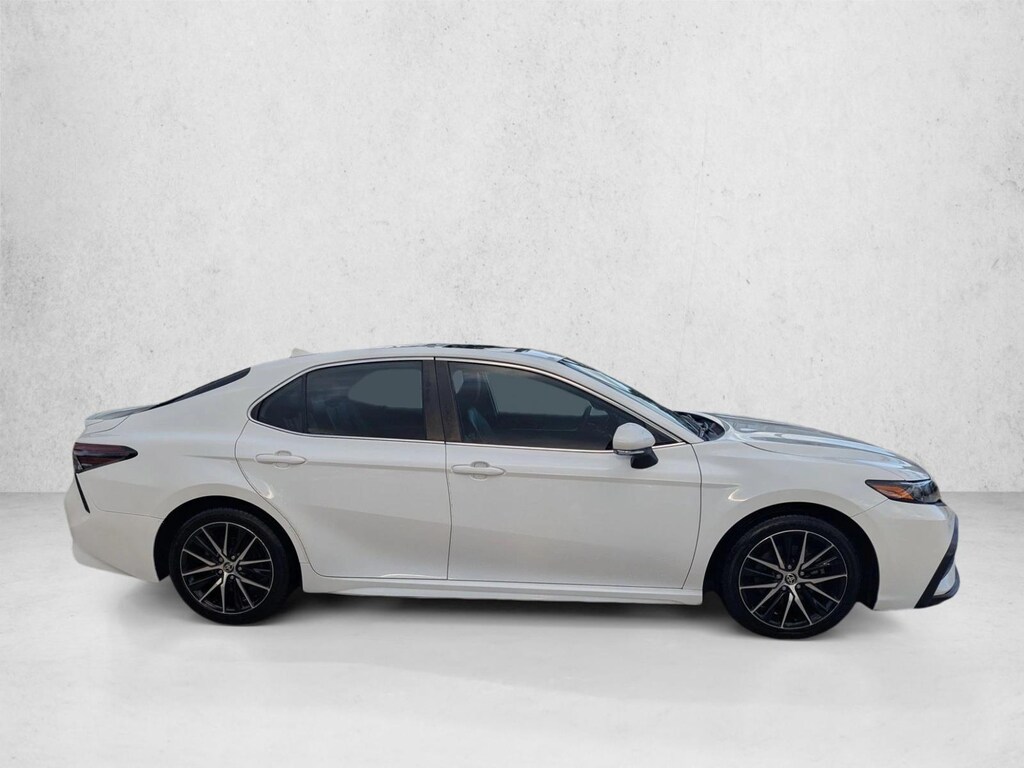 Used 2022 Toyota Camry SE Sedan