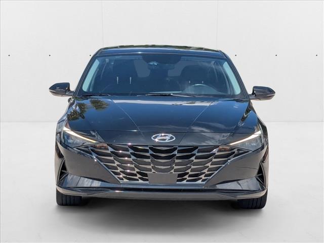 2023 Hyundai Elantra Limited photo 3