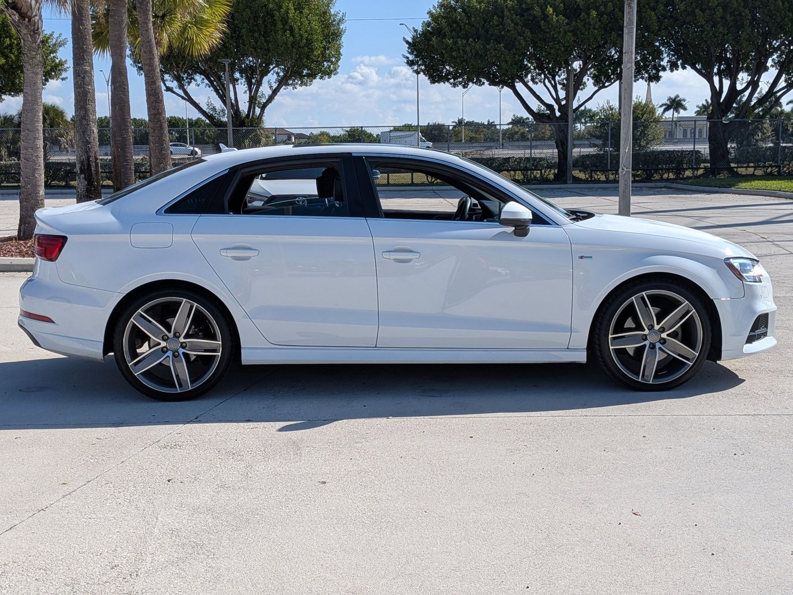 2018 Audi A3 2.0T Premium photo 2