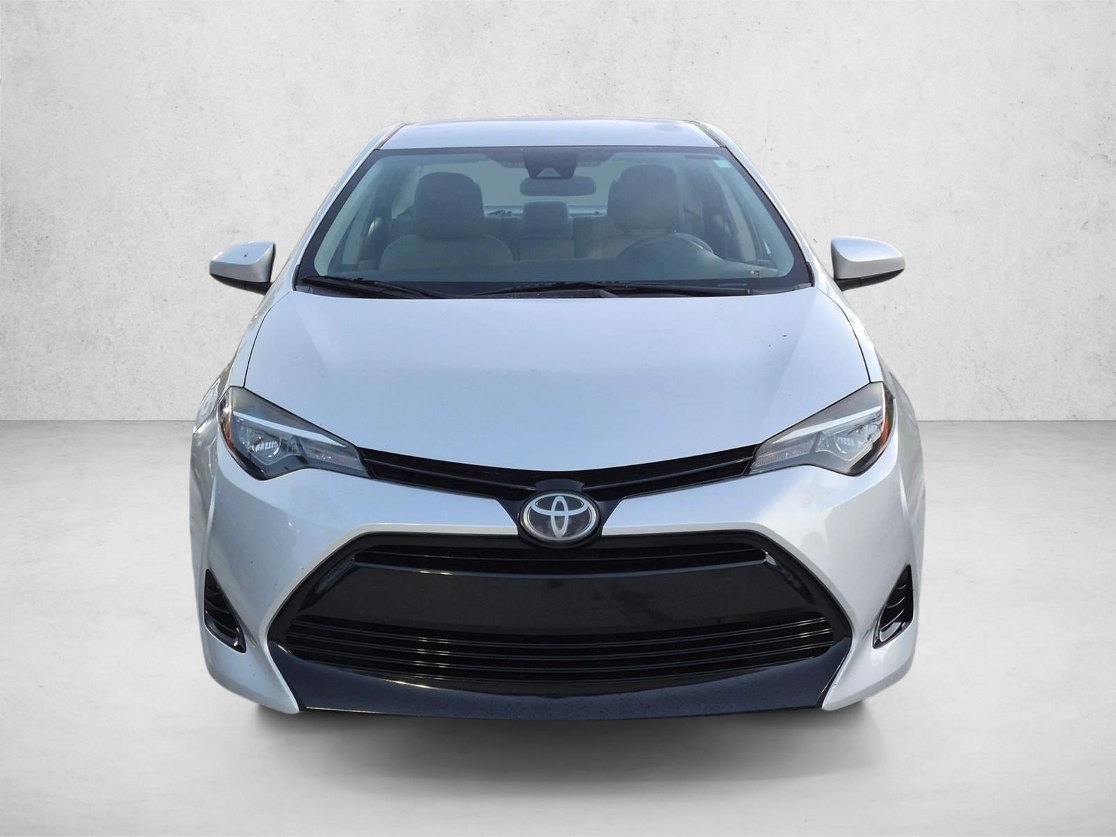 Used 2018 Toyota Corolla LE with VIN 5YFBURHE1JP811279 for sale in Davie, FL