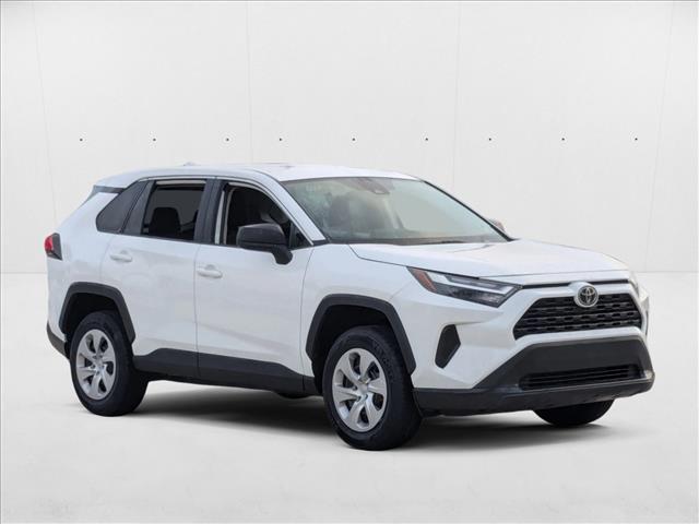 2023 Toyota RAV4 LE photo 3