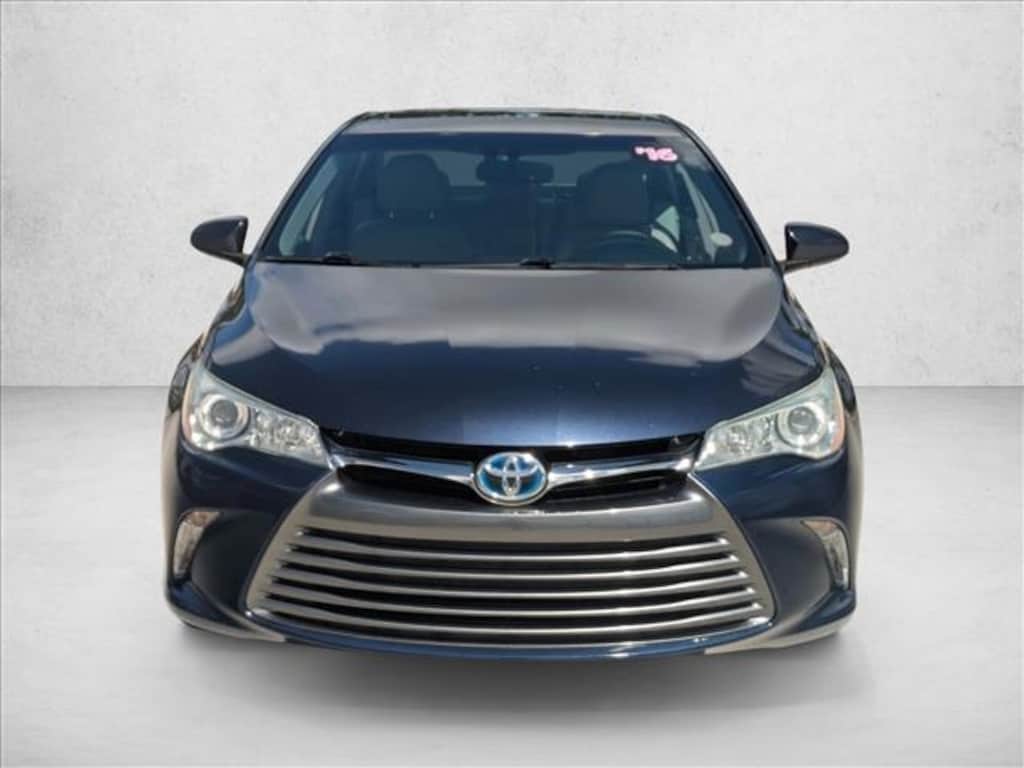 Used 2016 Toyota Camry Hybrid XLE Sedan