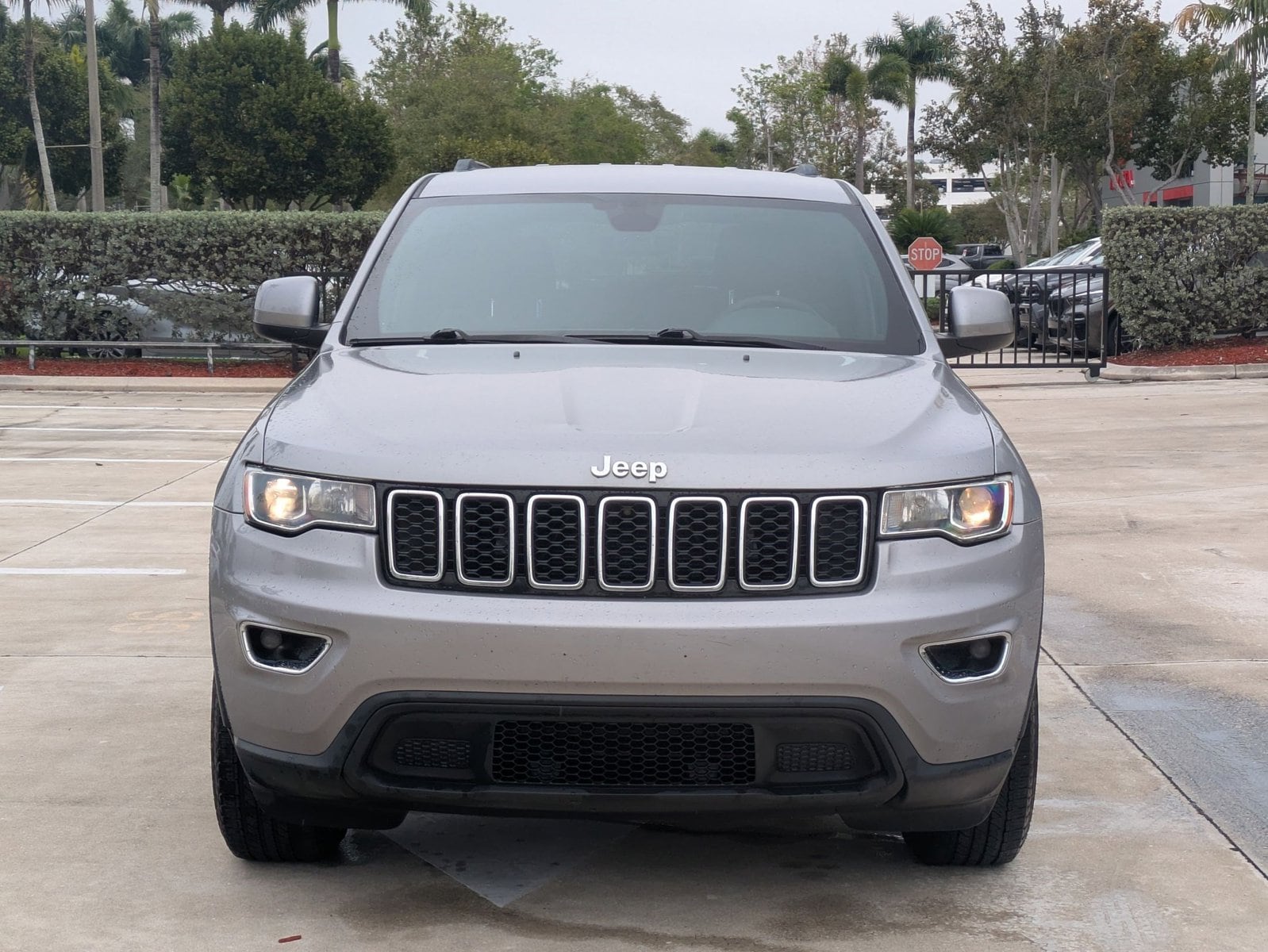 Used 2017 Jeep Grand Cherokee Laredo E with VIN 1C4RJEAG5HC923484 for sale in Davie, FL