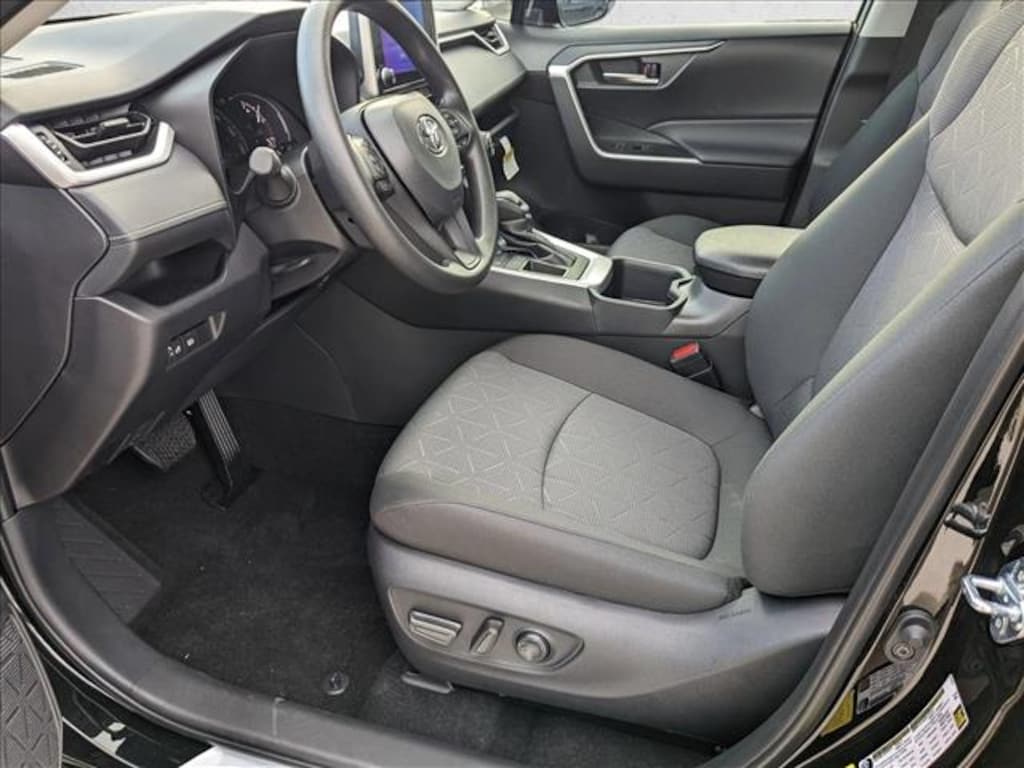 Used 2025 Toyota RAV4 XLE SUV