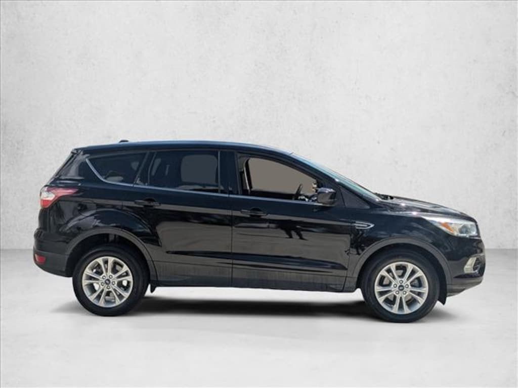 Used 2017 Ford Escape SE SUV
