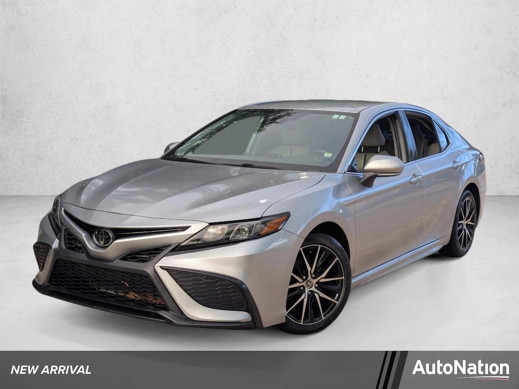 Used 2023 Toyota Camry SE Sedan
