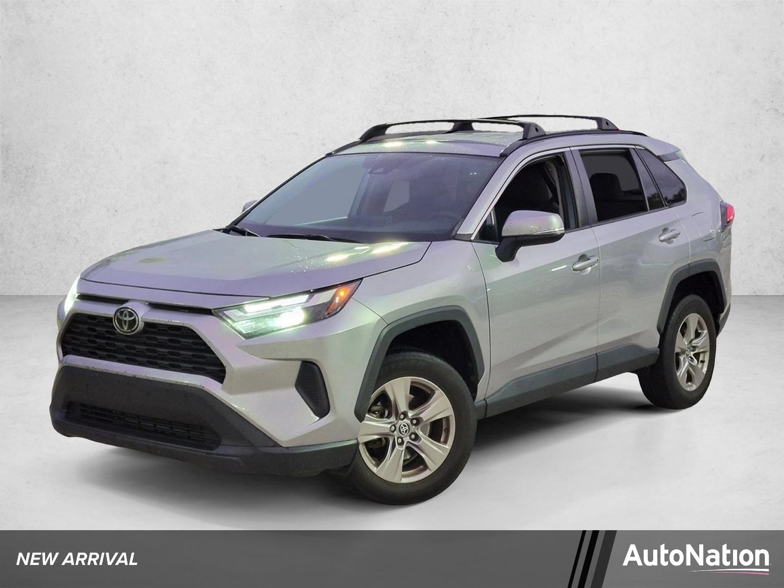 2023 Toyota RAV4 XLE FWD's photo