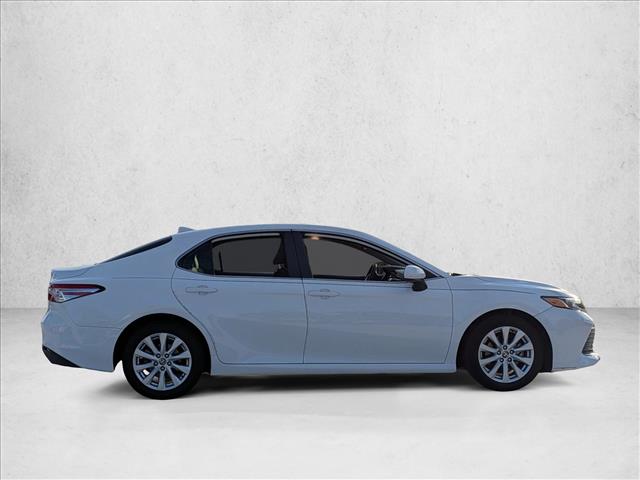 2020 Toyota Camry LE SE photo 4
