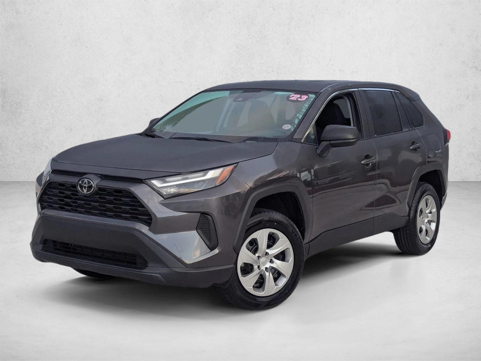 2023 Toyota RAV4 LE's photo