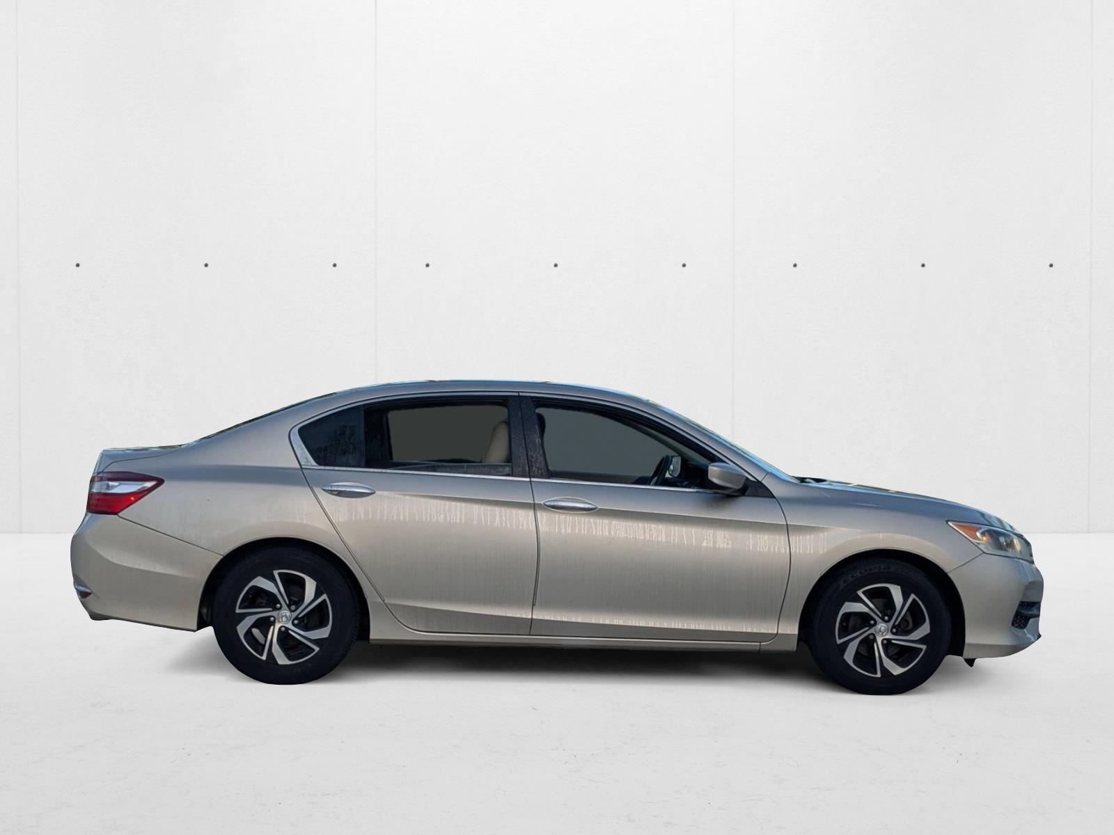 2016 Honda Accord LX photo 4