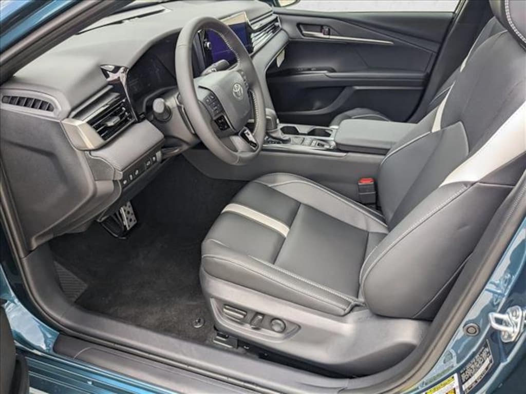 Used 2025 Toyota Camry SE Sedan