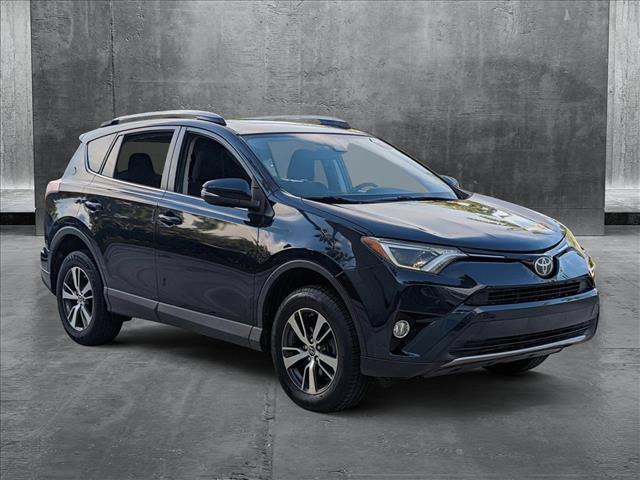 2017 Toyota RAV4 XLE photo 3