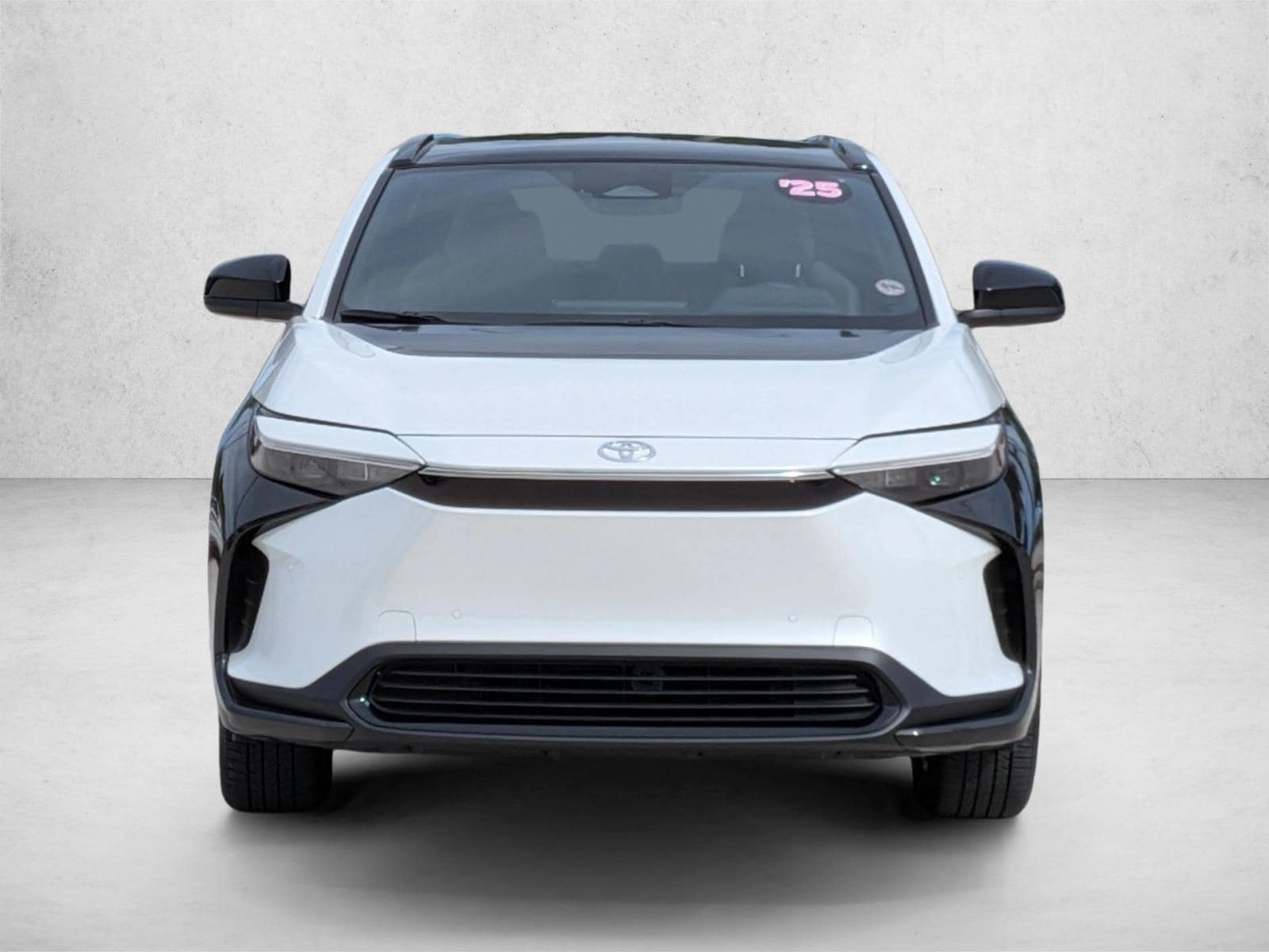 Used 2025 Toyota bZ4X XLE with VIN JTMABACA2SA093061 for sale in Davie, FL