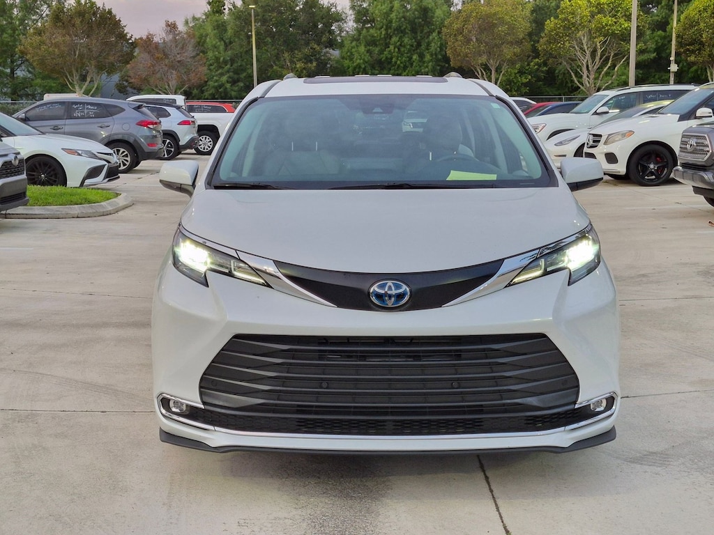 Used 2023 Toyota Sienna XLE 8 Passenger Van Passenger Van