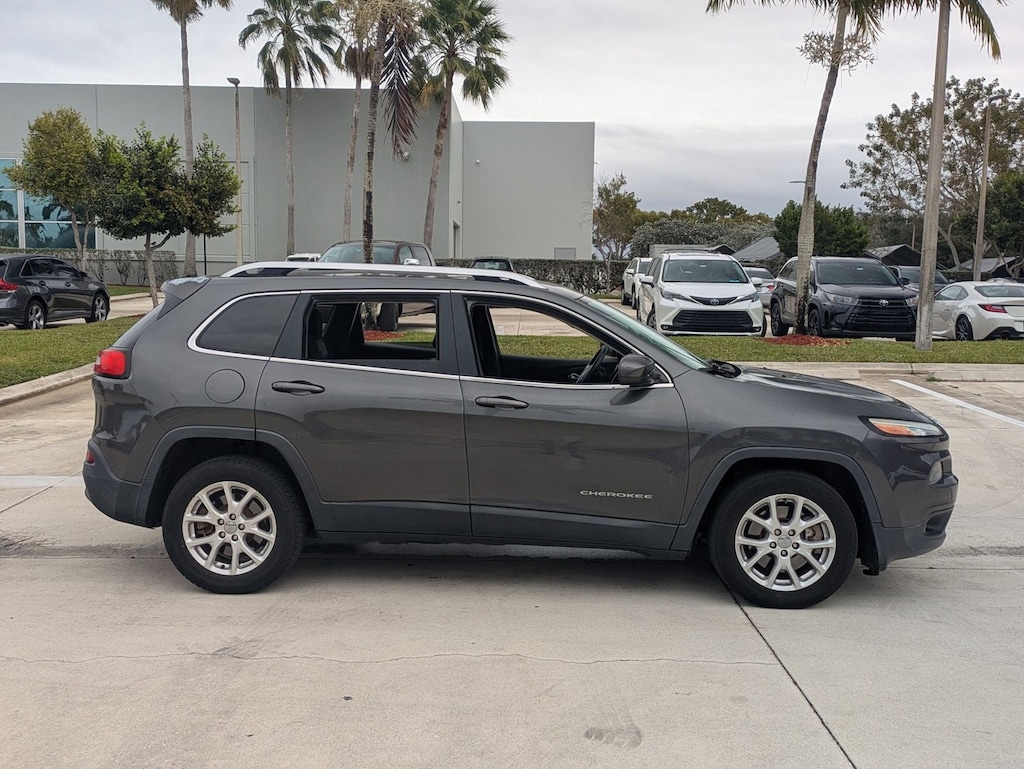 Used 2014 Jeep Cherokee Latitude FWD SUV