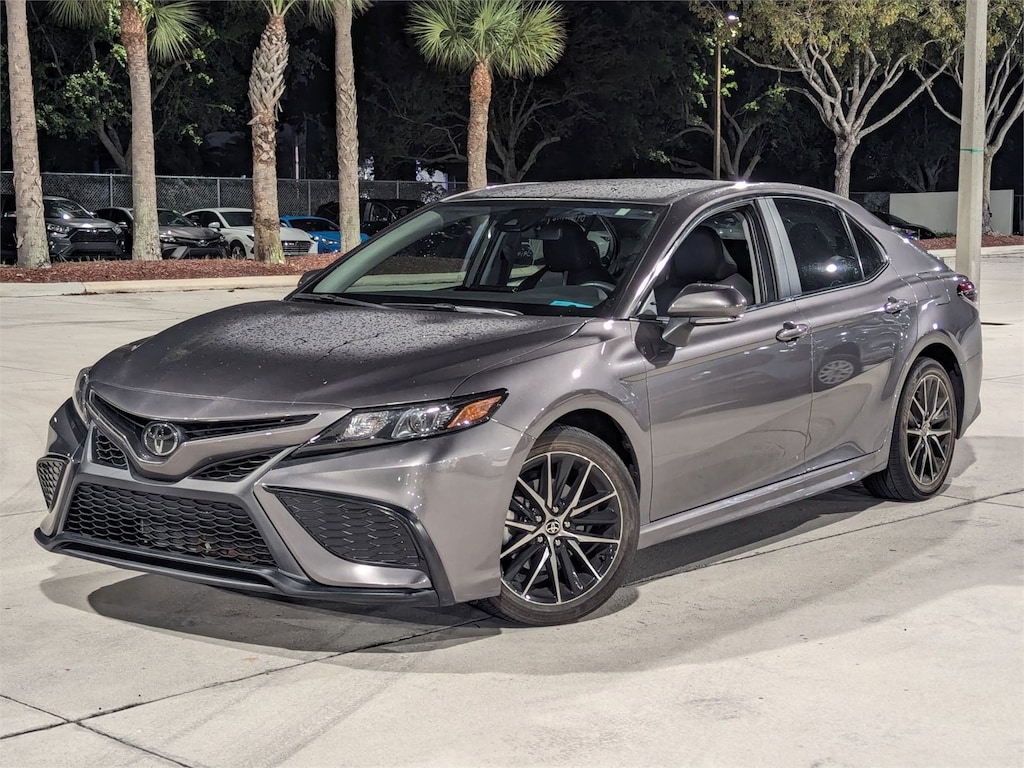 Used 2023 Toyota Camry SE Sedan