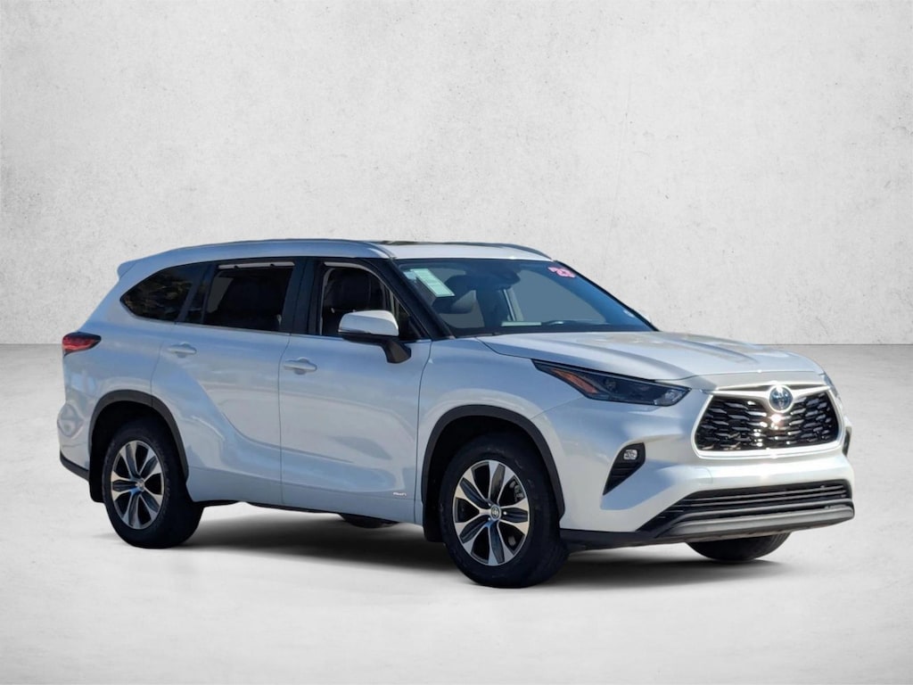 Certified 2023 Toyota Highlander Hybrid XLE SUV