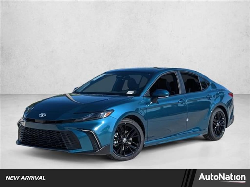 Used 2025 Toyota Camry SE Sedan