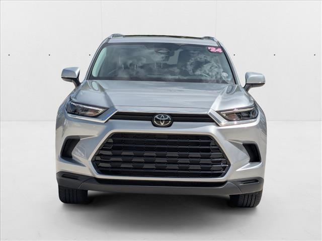 2024 Toyota Grand Highlander XLE photo 2