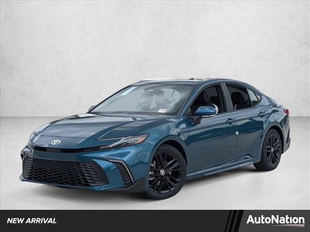Used 2025 Toyota Camry SE Sedan