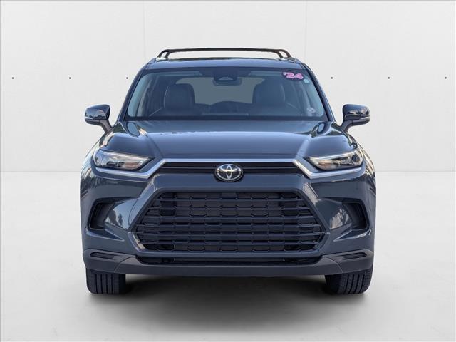 2024 Toyota Grand Highlander XLE photo 2