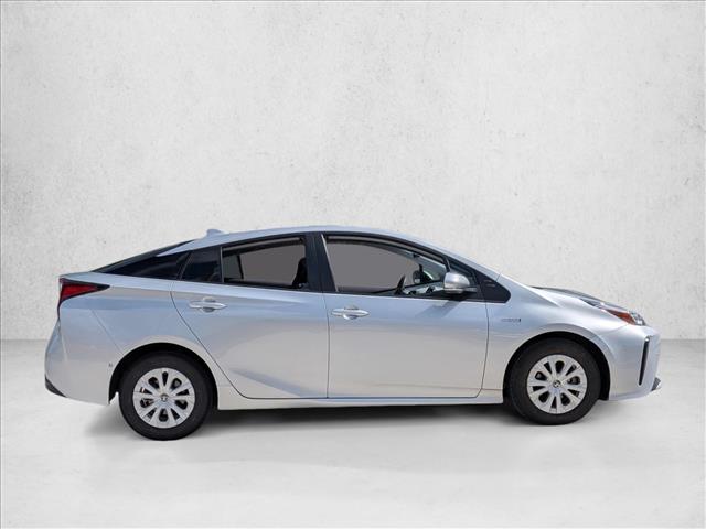 2022 Toyota Prius LE photo 4