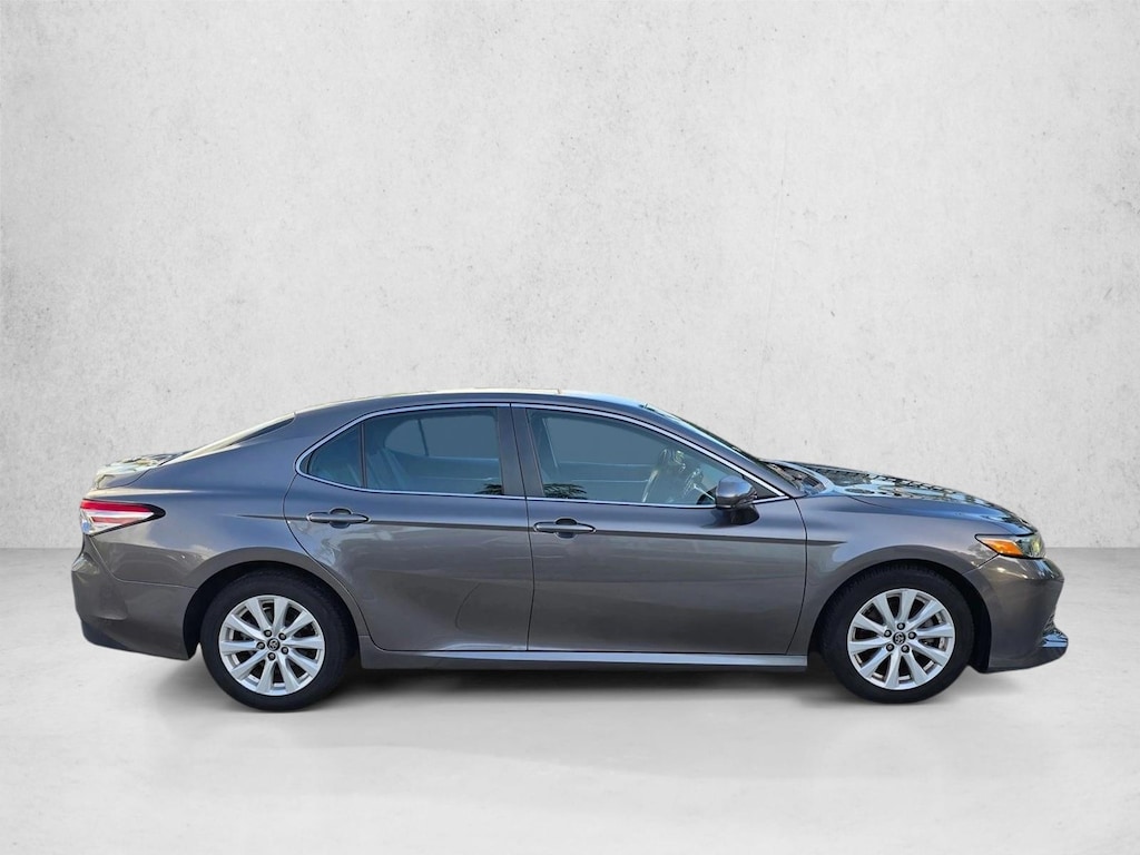 Used 2018 Toyota Camry LE Sedan