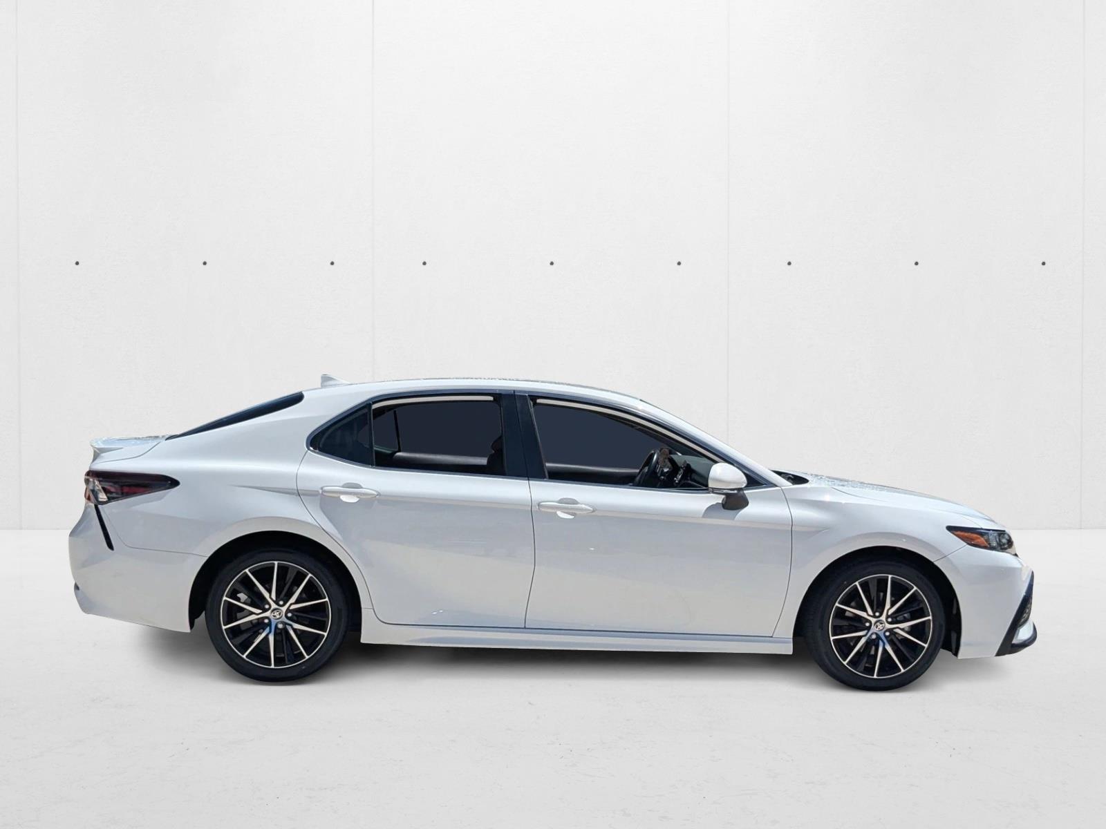 2023 Toyota Camry SE photo 4