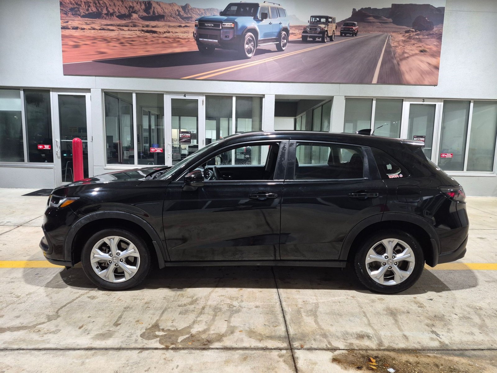 Used 2025 Honda HR-V LX SUV