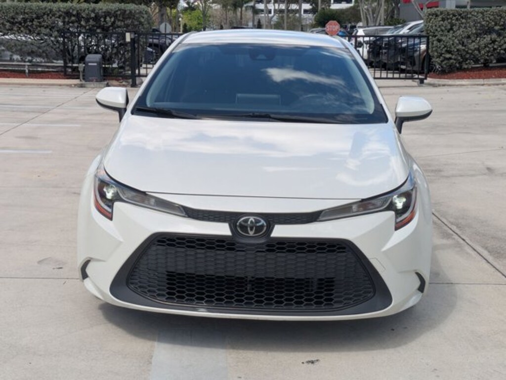 Used 2020 Toyota Corolla LE Sedan
